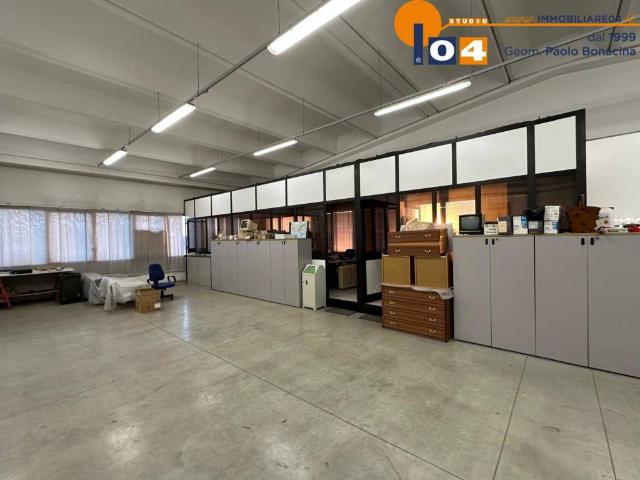 Locale Commerciale in vendita a Masciago Milanese, Bovisio Masciago