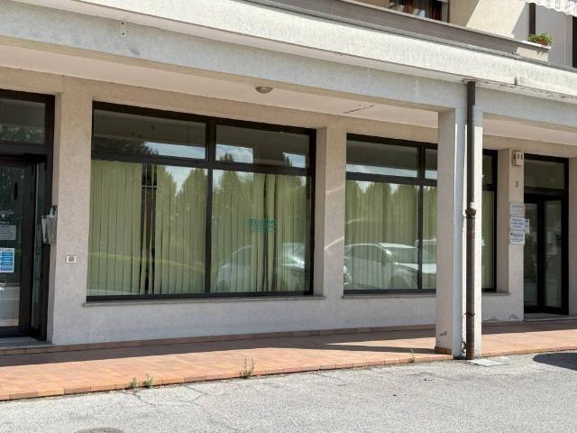 Locale Commerciale in vendita a Bovolenta, Veneto