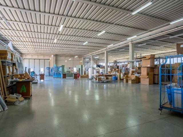 Locale Commerciale in vendita a Crosare, Bovolone