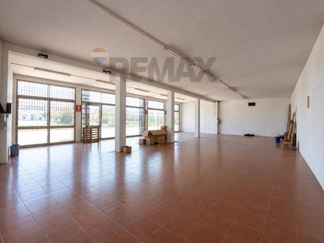 Locale Commerciale in vendita a Crosare, Bovolone