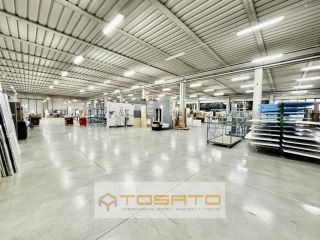 Locale Commerciale in vendita a Bovolone, Veneto