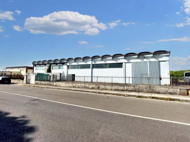 Locale Commerciale in vendita a Bozzolo, Lombardia