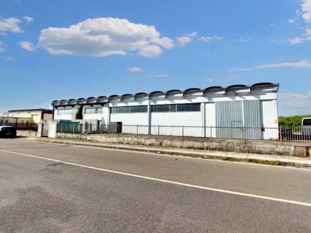 Locale Commerciale in vendita a Bozzolo, Lombardia