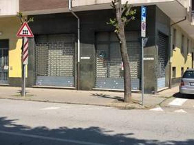 Locale Commerciale in vendita a Bescurone, Piemonte