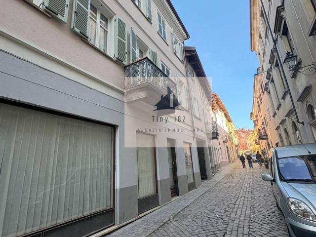 Locale Commerciale in vendita a Piemonte, Cuneo