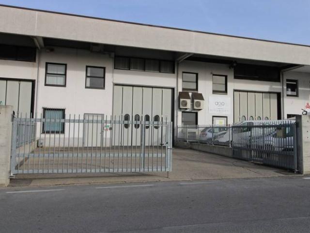 Locale Commerciale in vendita a Piemonte, Cuneo