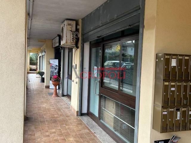 Locale Commerciale in vendita a Bracciano Due, Roma Capitale
