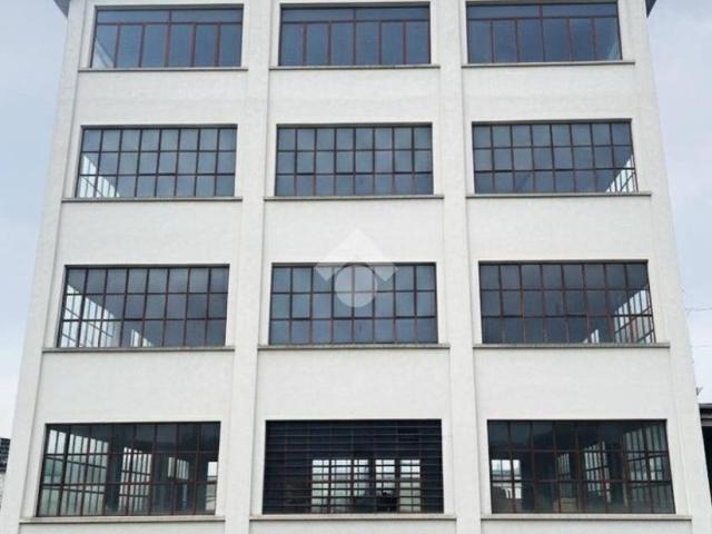 Locale Commerciale in vendita a Piemonte, Torino