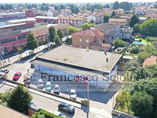Locale Commerciale in vendita a Menegardo, Bregnano