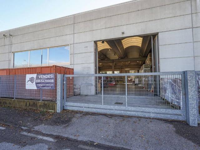 Locale Commerciale in vendita a Brembate Di Sopra, Lombardia