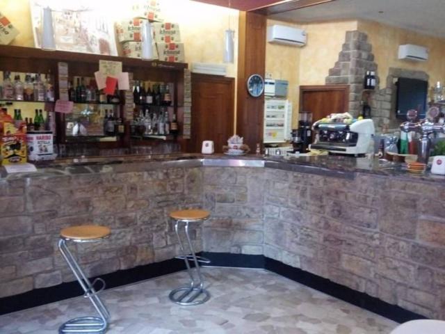Locale Commerciale in vendita a Brenna, Lombardia