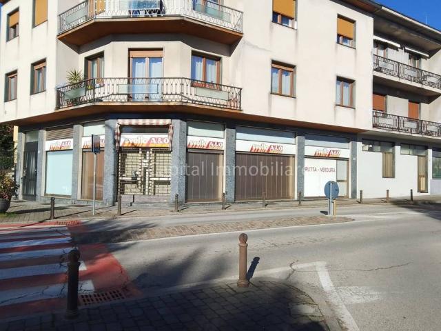 Locale Commerciale in vendita a Brenna, Lombardia