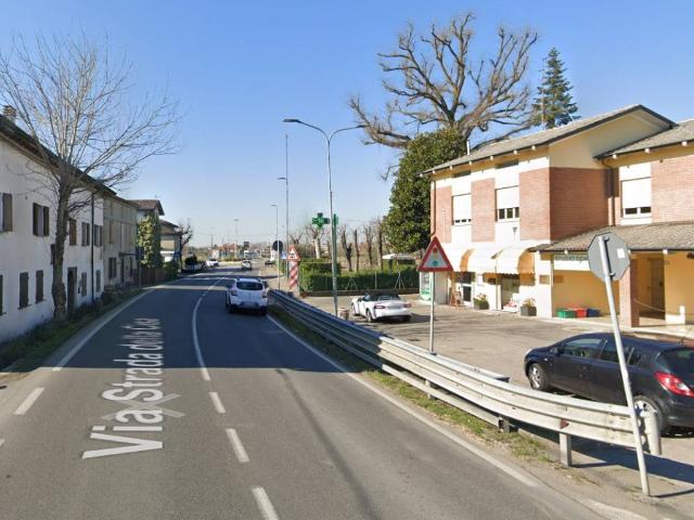 Locale Commerciale in vendita a Bassa Reggiana, Re