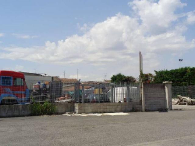Locale Commerciale in vendita a Bassa Reggiana, Re