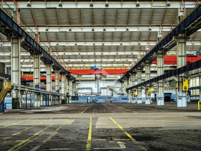 Locale Commerciale in vendita a Bassa Reggiana, Re