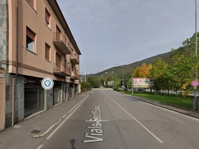 Locale Commerciale in vendita a Zona Est, Brescia
