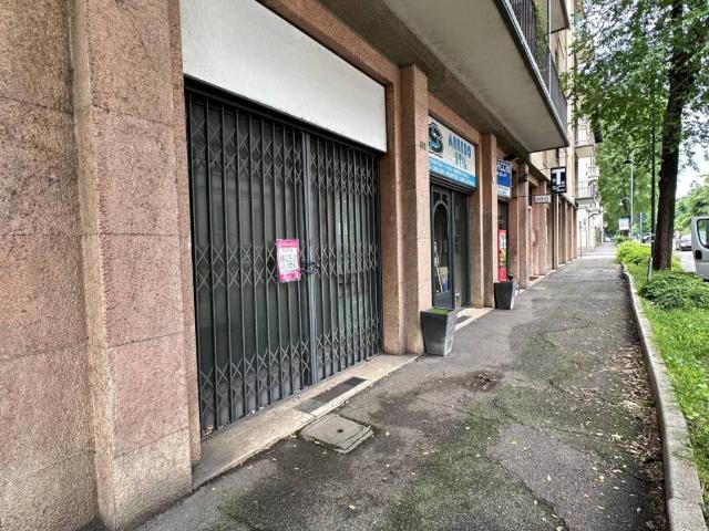 Locale Commerciale in vendita a Zona Centro, Brescia