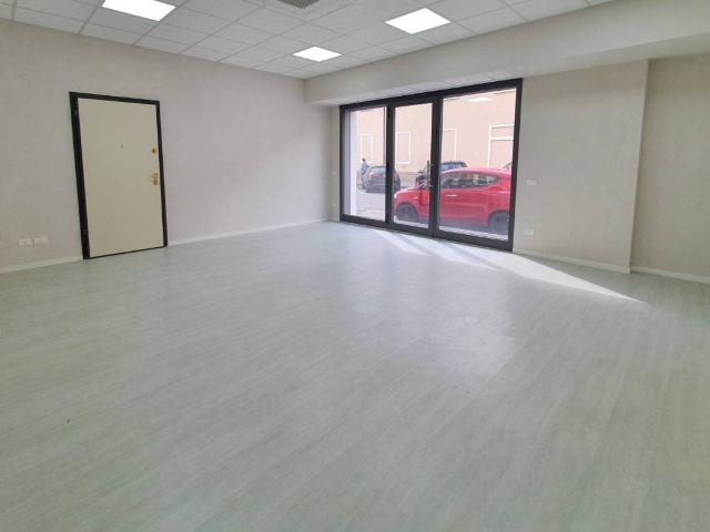 Locale Commerciale in vendita a Zona Centro, Brescia