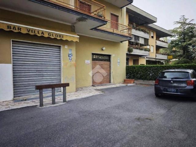 Locale Commerciale in vendita a Zona Ovest, Brescia