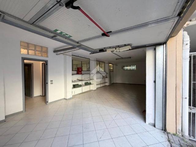 Locale Commerciale in vendita a Zona Nord, Brescia
