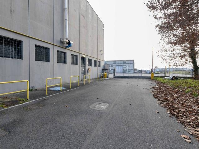 Locale Commerciale in vendita a Zona Sud, Brescia