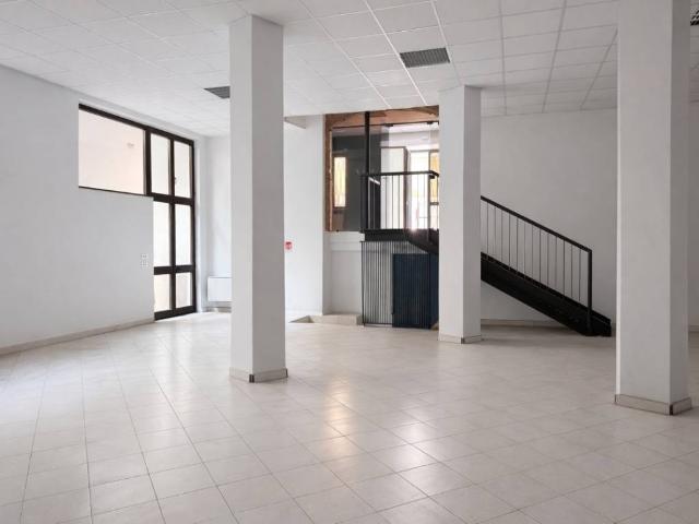 Locale Commerciale in vendita a Zona Centro, Brescia