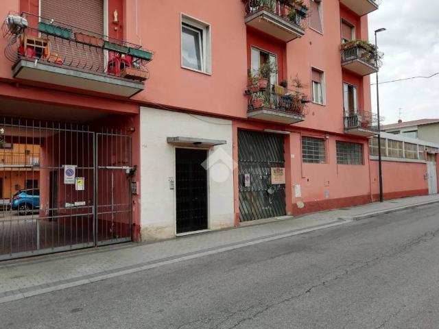 Locale Commerciale in vendita a Zona Ovest, Brescia
