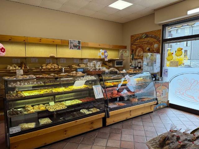 Locale Commerciale in vendita a Zona Ovest, Brescia
