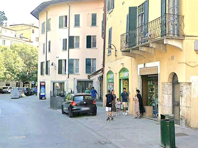 Locale Commerciale in vendita a Zona Centro, Brescia