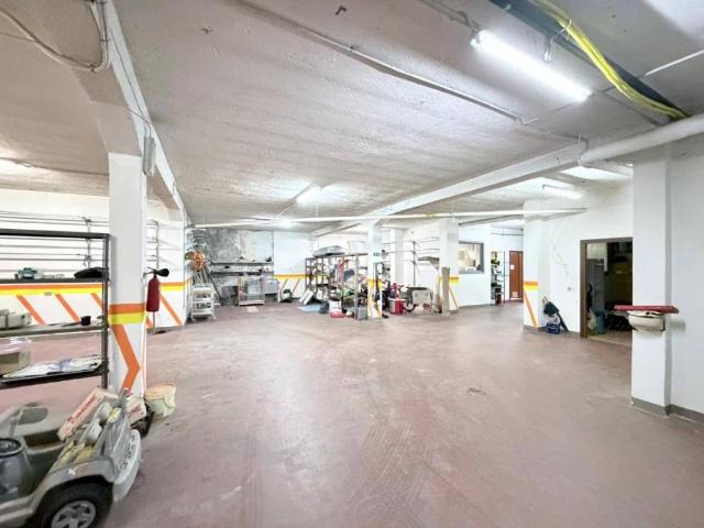 Locale Commerciale in vendita a Zona Nord, Brescia