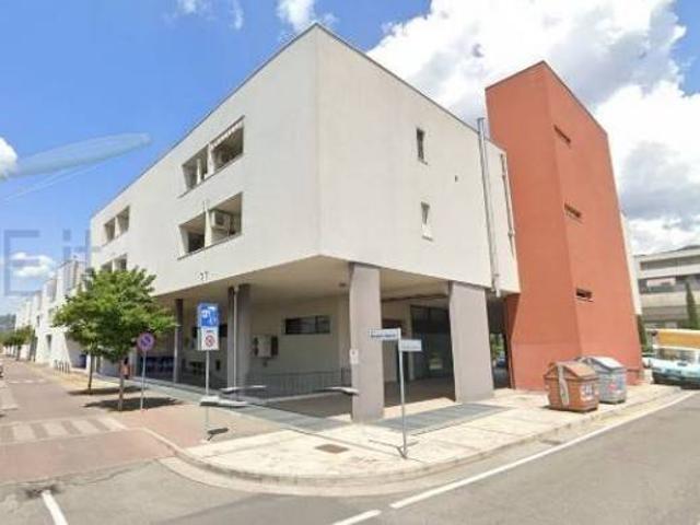 Locale Commerciale in vendita a Zona Est, Brescia