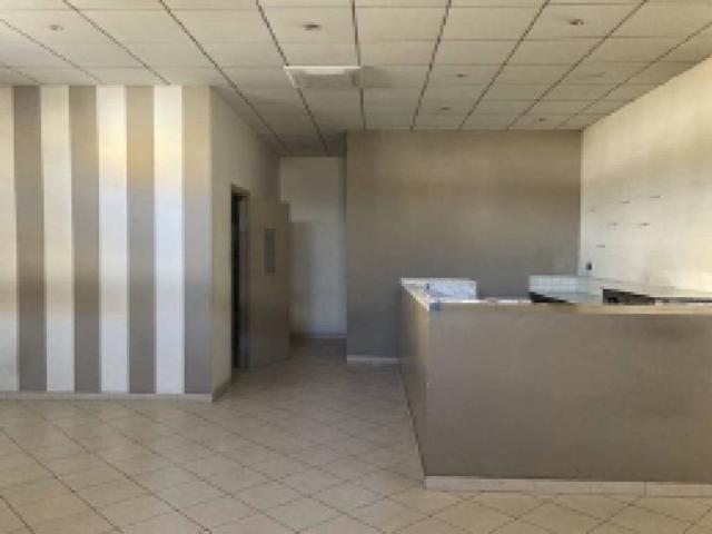 Locale Commerciale in vendita a Zona Ovest, Brescia