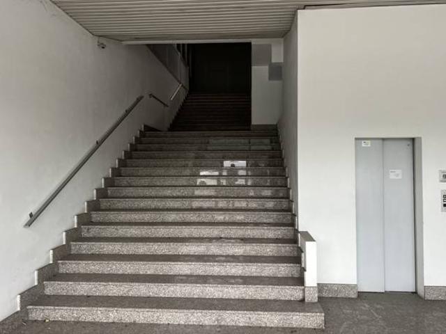 Locale Commerciale in vendita a Zona Ovest, Brescia