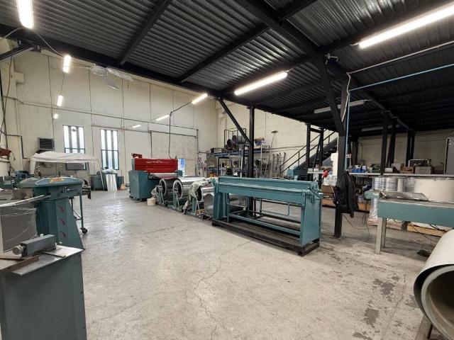 Locale Commerciale in vendita a Zona Sud, Brescia