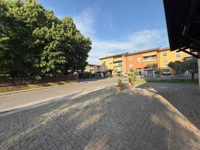 Locale Commerciale in vendita a Zona Sud, Brescia