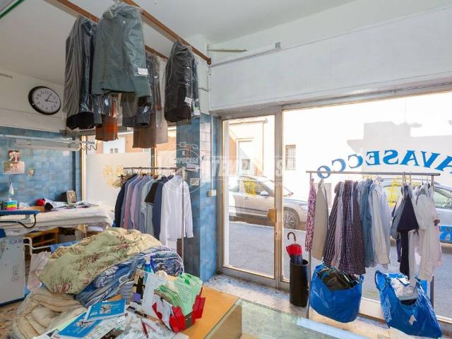 Locale Commerciale in vendita a Zona Sud, Brescia