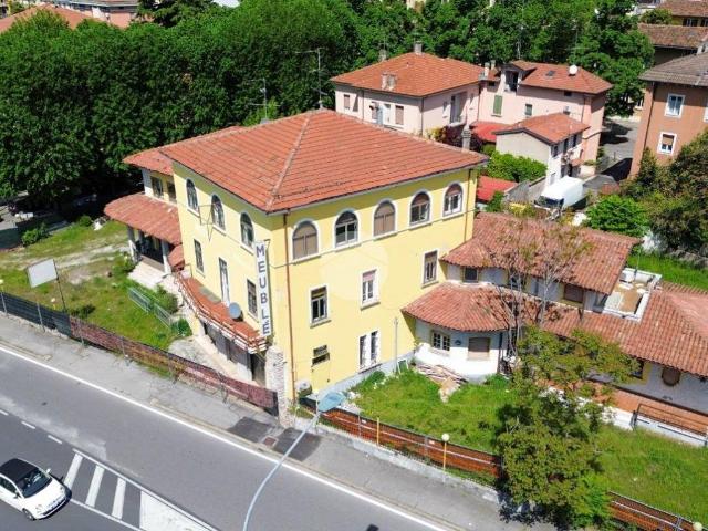 Palazzo in vendita a Zona Est, Brescia