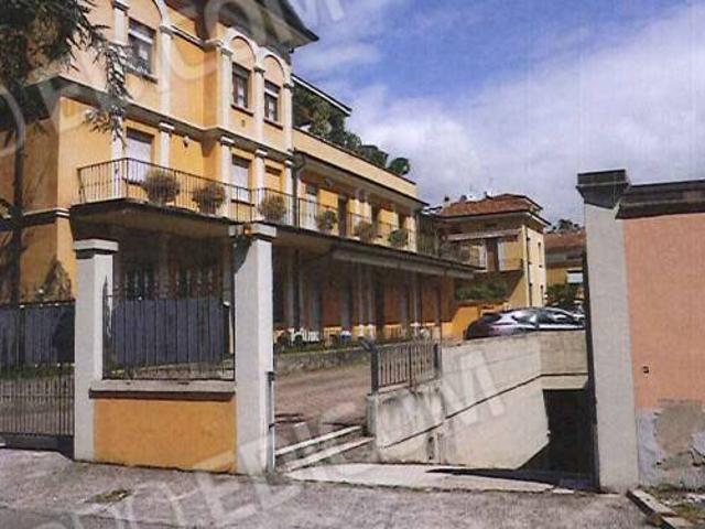 Locale Commerciale in vendita a Zona Centro, Brescia