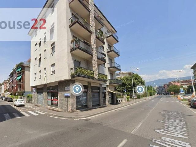 Locale Commerciale in vendita a Zona Centro, Brescia