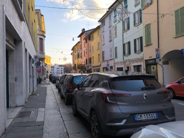 Locale Commerciale in vendita a Zona Centro, Brescia