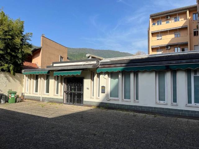 Locale Commerciale in vendita a Zona Centro, Brescia