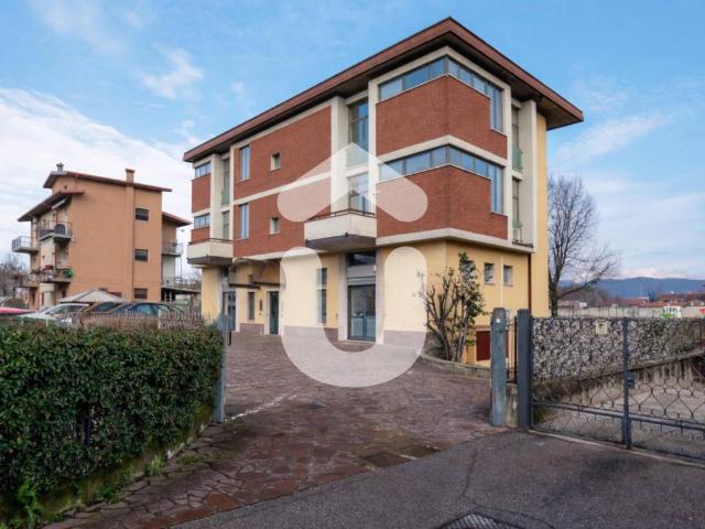 Locale Commerciale in vendita a Zona Ovest, Brescia