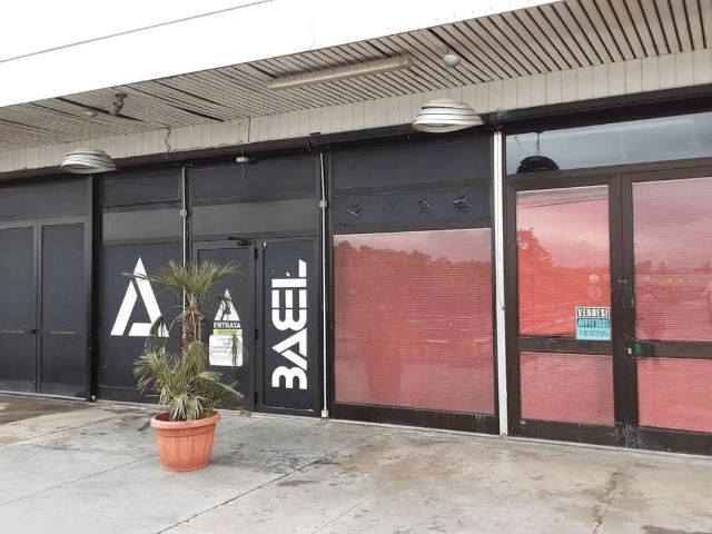 Locale Commerciale in vendita a Zona Sud, Brescia