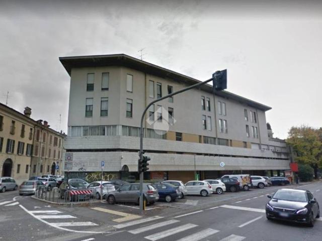 Locale Commerciale in vendita a Centro Storico Sud, Brescia
