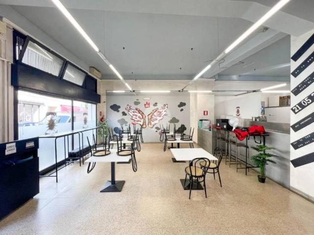 Locale Commerciale in vendita a Zona Est, Brescia