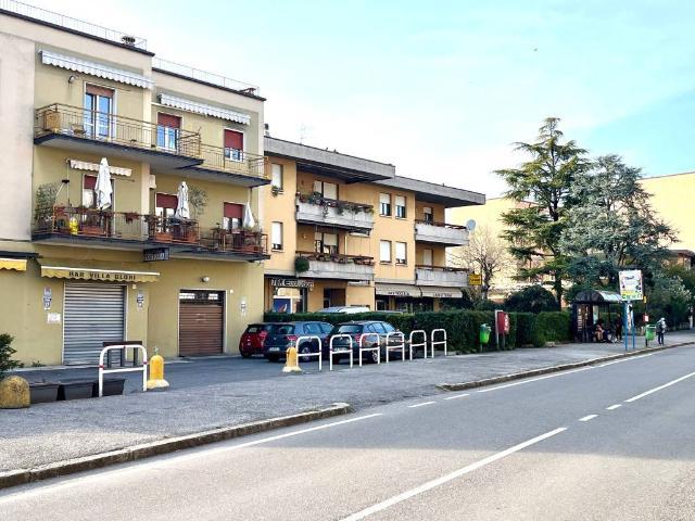 Locale Commerciale in vendita a Zona Ovest, Brescia