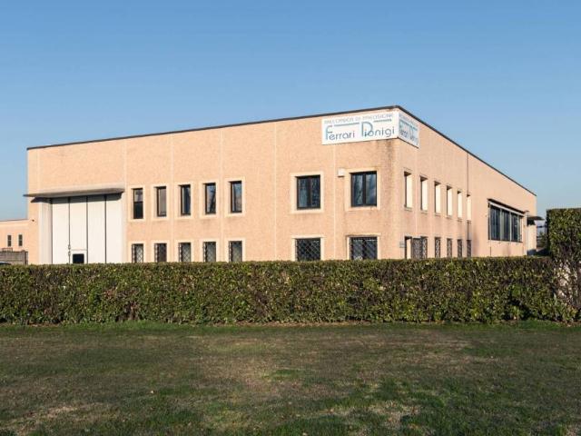 Locale Commerciale in vendita a Brignano Gera D'adda, Lombardia
