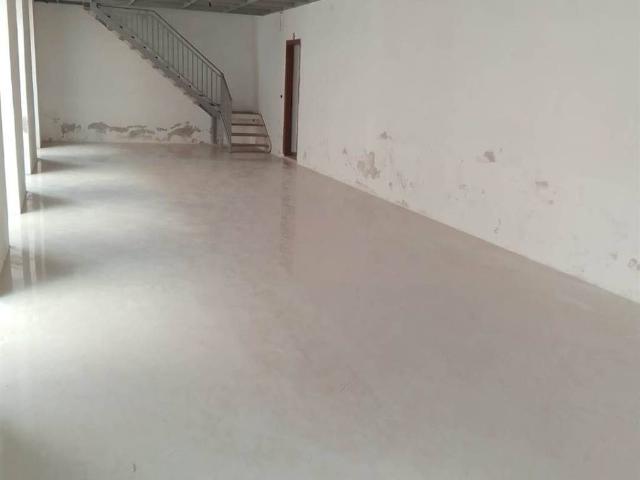 Locale Commerciale in affitto a Centro, Puglia