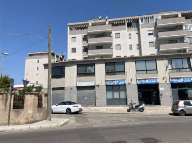 Locale Commerciale in vendita a Cappuccini, Puglia
