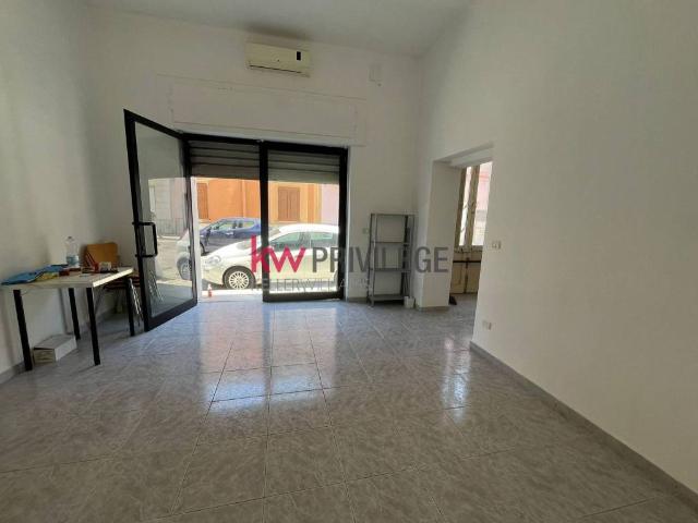 Locale Commerciale in vendita a Commenda, Puglia